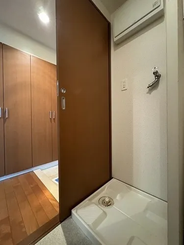 Dolce Ginza East Building No. 1 - Interior - ["Flooring", "Floor", "Wood"]