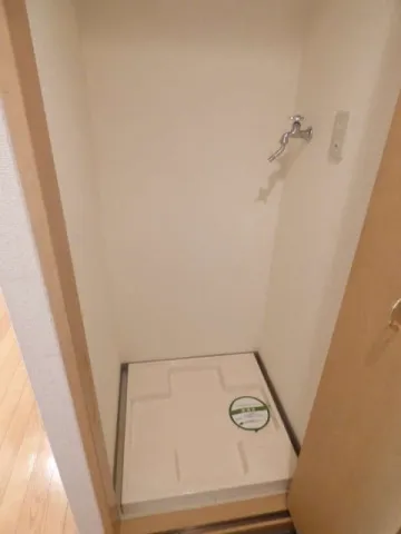 Royal Amenity Nishitoyama - Interior - ["Wood", "Flooring", "Floor"]
