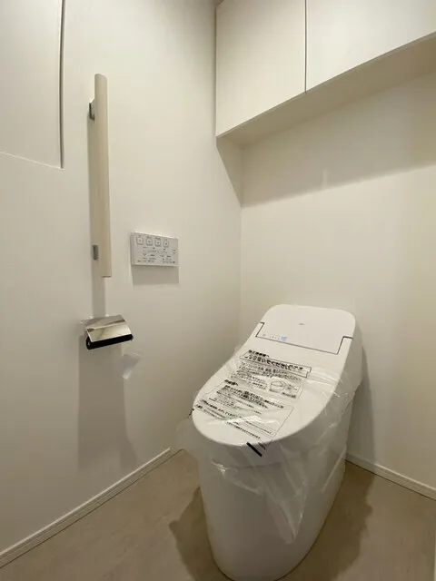 Park Tower Kachidoki South Building - Interior - ["Flooring", "Plumbing fixture", "Floor"]