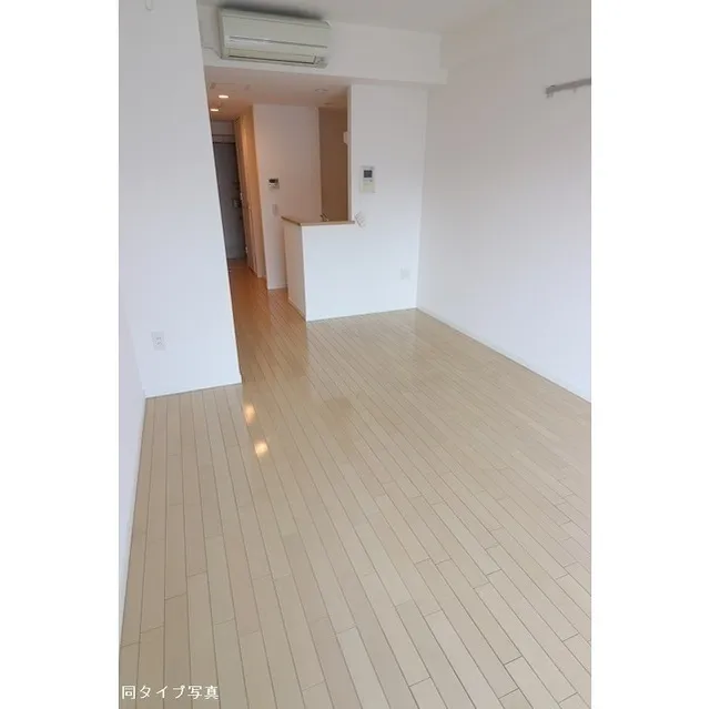 Comforia Shibaura - Interior - ["Wood", "Fixture", "Hall"]