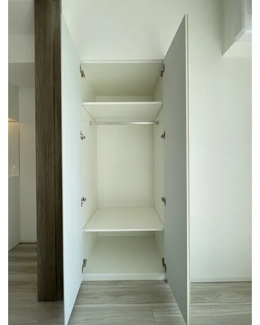 Stylio Kamata West - Interior - ["Wall", "Wood", "Flooring"]