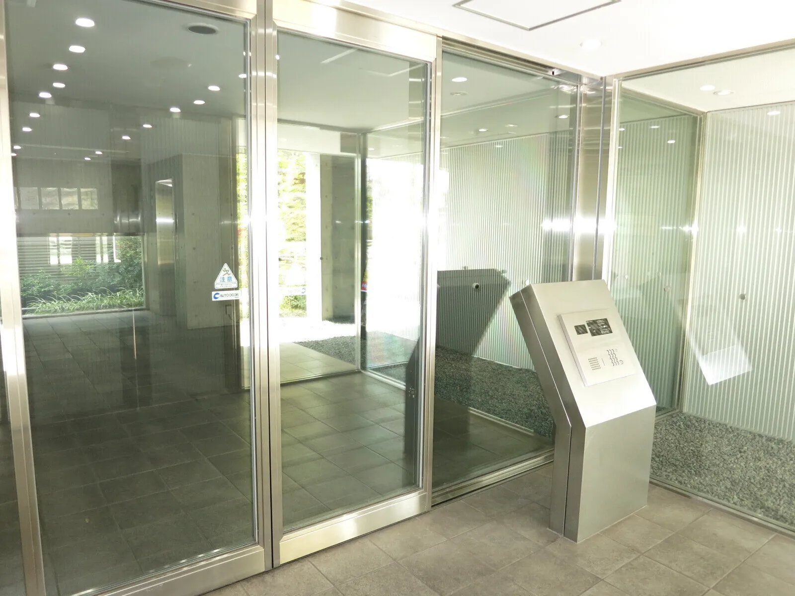 Ecology Toyocho Pro Century - Exterior - ["Flooring", "Floor", "Door"]