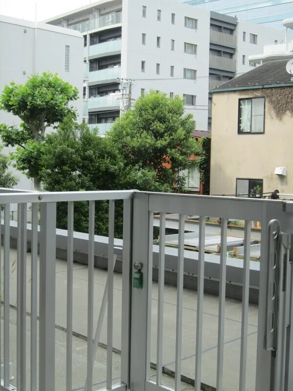 Grace Court Meguro - Interior - ["Composite material", "Gate", "Urban design"]