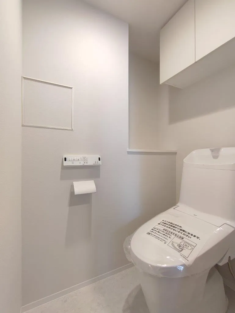 Cross Residence Takadanobaba - Interior - ["Toilet seat", "Plumbing fixture", "Toilet"]