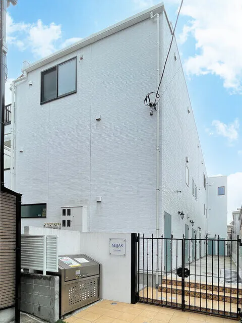 Mihas Kaminoge - Exterior - ["Cloud", "Sky", "Building"]
