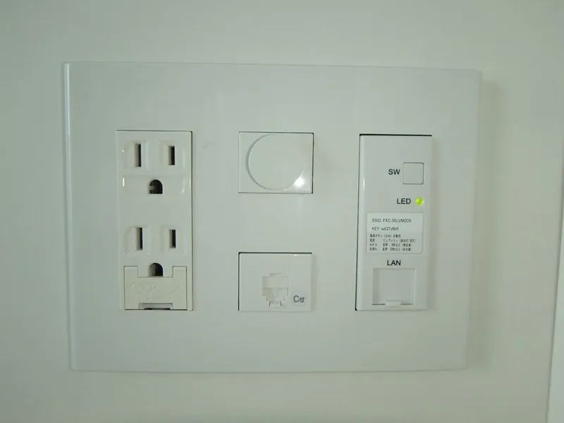 Orchid Residence Ueno - Interior - ["Technology", "Wall Socket", "Light switch"]