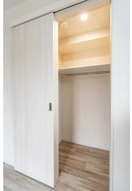 LUMIEC HONCHO EAST - Interior - ["Wood", "Flooring", "Floor"]