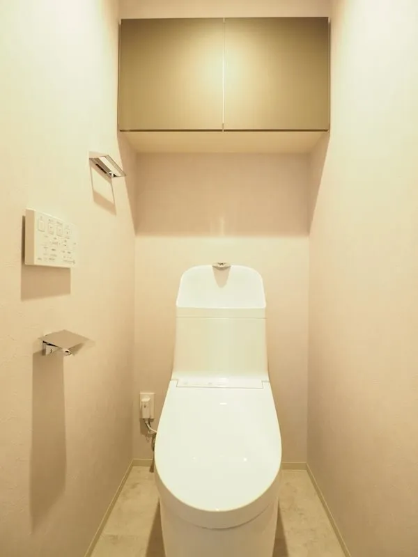 Due Nippori - Interior - ["Toilet seat", "Toilet", "Flooring"]