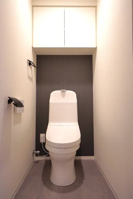 J.GRAN Court Shinagawa Nishioi WEST - Interior - ["Toilet seat", "Toilet", "Lighting"]