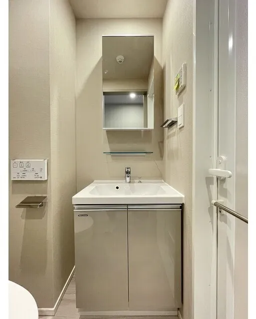 Comforia Liv Kiba East I - Interior - ["Flooring", "Floor", "Plumbing fixture"]