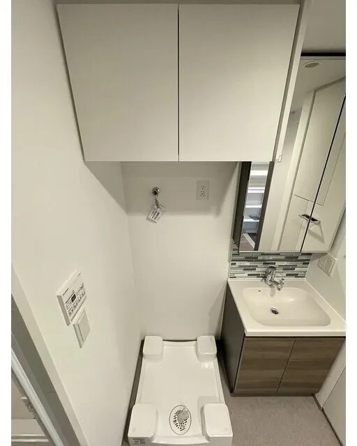 Stylio Kamata West - Interior - ["Floor", "Flooring", "Plumbing fixture"]