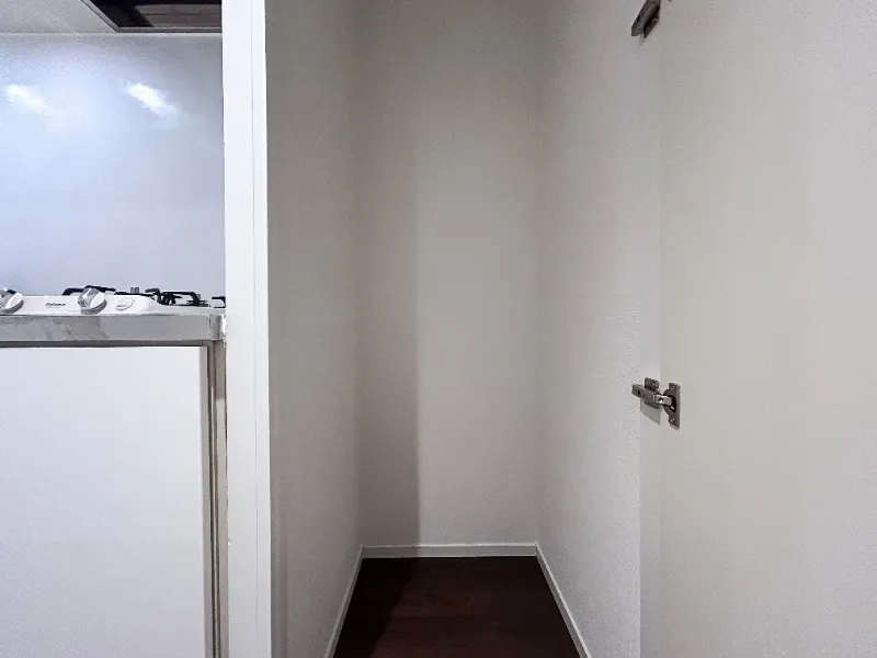 Castalia Otsuka - Interior - ["Wall", "Flooring", "Floor"]