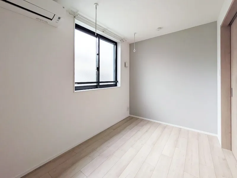 HJ Crown II - Interior - ["Flooring", "Floor", "Wood flooring"]