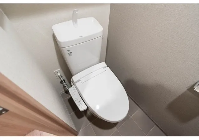 Livio Maison Asakusa Kaminarimon - Interior - ["Toilet seat", "Toilet", "Plumbing fixture"]