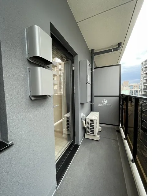 Clarity Ueno Inaricho - Interior - ["Glass", "Balcony", "Daylighting"]