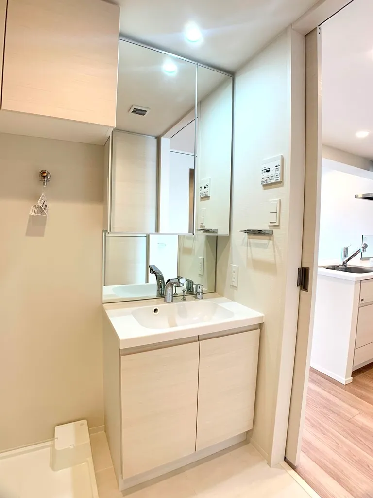 Urban Core Tsukishima - Interior - ["Tap", "Sink", "Plumbing fixture"]