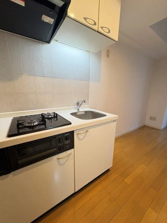 HF Meidaimae Residence - Interior - ["Major appliance", "Apartment", "Floor"]