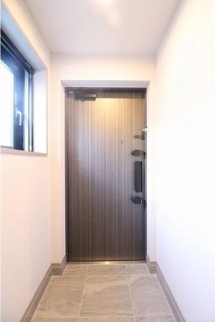 AIFLAT Sakurajosui - Interior - ["Building", "Window", "Door"]