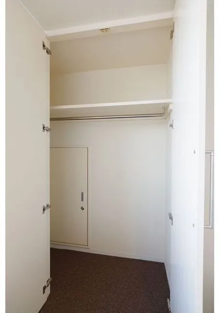 Frontier Residence The Tower Shinagawa - Interior - ["Fixture", "Door", "Floor"]