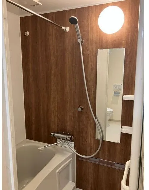 Hiroshin Building - Interior - ["Plumbing fixture", "Bathroom", "Flooring"]