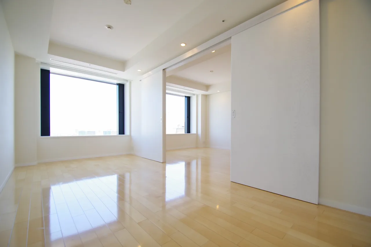 La Tour Shibakoen - Interior - ["Window", "Fixture", "Wood"]