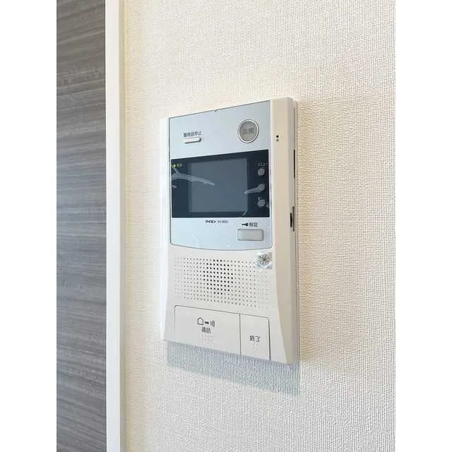 Zinnia Asakusa - Interior - ["Communication Device", "Rectangle", "Gadget"]