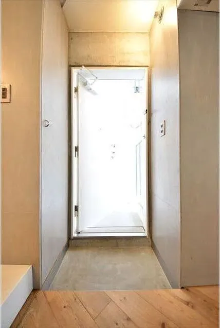 FARE Uehara Noye EAST - Interior - ["Wall", "Wood", "Flooring"]