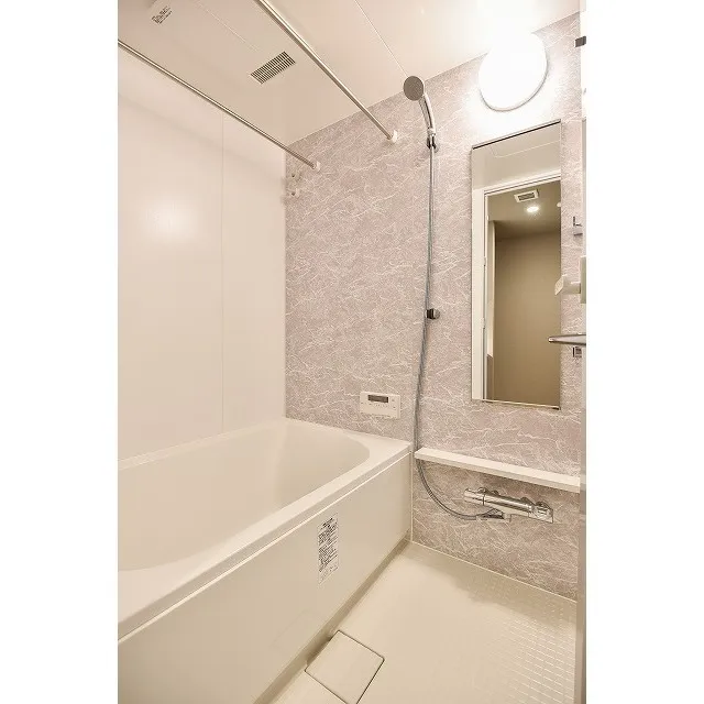 Comforia Morishita Riverside - Interior - ["Bathtub", "Plumbing fixture", "Tap"]