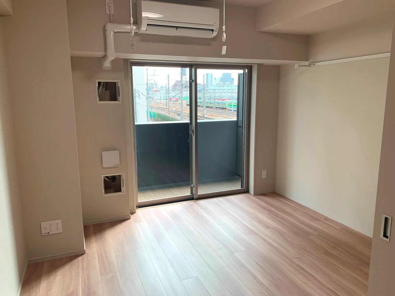 SP Court Oku South - Interior - ["Flooring", "Floor", "Wood flooring"]