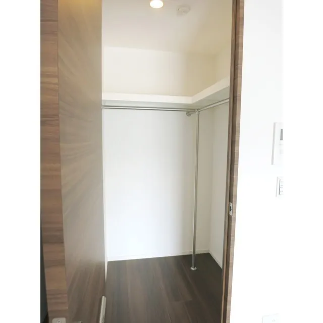 Comforia Meguro Aobadai - Interior - ["Fixture", "Building", "Wood"]