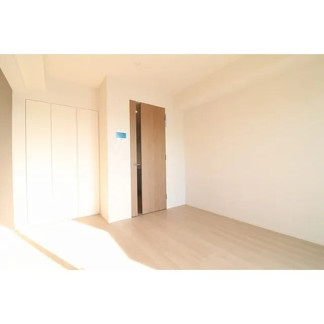 Laxrass Iwata - Interior - ["Rectangle", "Wood", "Door"]