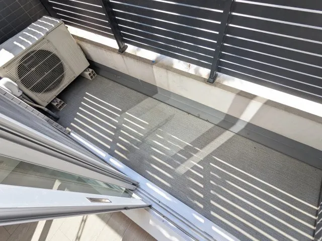 KDX Residence Toyosu - Interior - ["Composite material", "Glass", "Grey"]