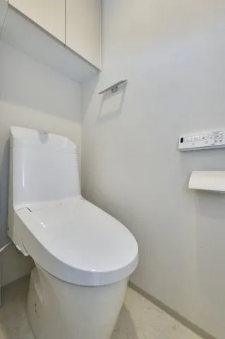 Proud Flat Nihonbashi Odenmacho - Interior - ["Toilet seat", "Toilet", "Plumbing fixture"]