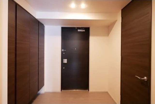 Comforia Shinjuku East Side Tower - Interior - ["Ceiling", "Property", "Room"]