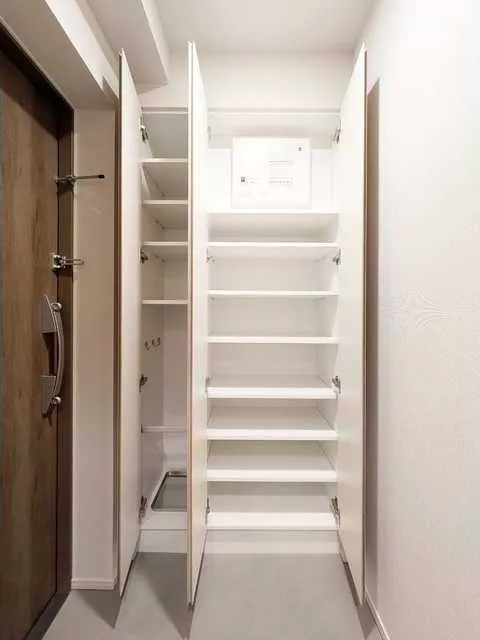 Geoent Ueno Inaricho - Interior - ["Wood", "Flooring", "Floor"]
