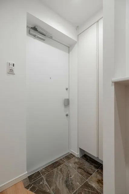 Asyl Court Shoto - Interior - ["Flooring", "Wall", "Wood"]