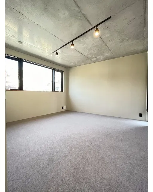 Bankan - Interior - ["Wall", "Flooring", "Ceiling"]