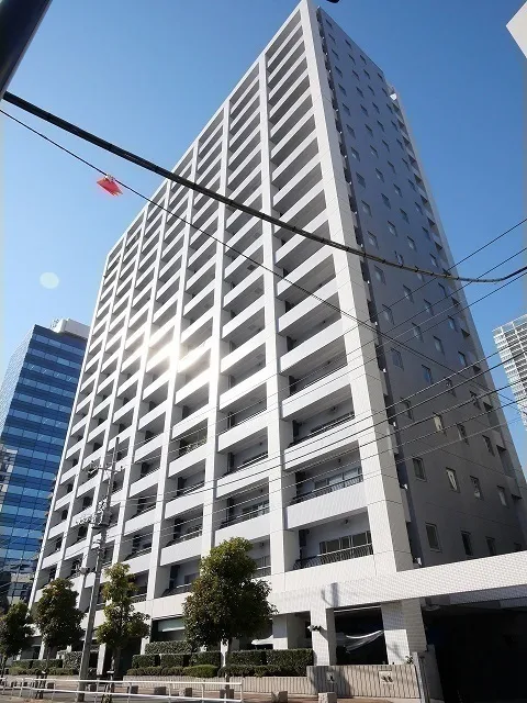 LOOP-M - Exterior - ["Sky", "Skyscraper", "Building"]