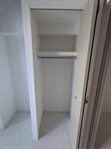 Harmony Residence Global Capital - Interior - ["Wood", "Flooring", "Floor"]