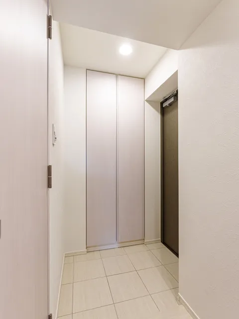 Livio Maison Ueno Matsugaya - Interior - ["Fixture", "Door", "Flooring"]