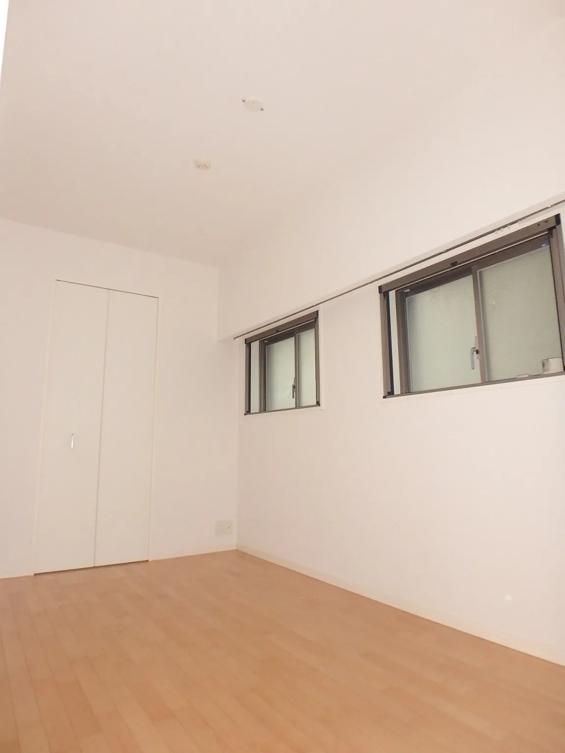 Esty Maison Kinshicho II - Interior - ["Window", "Fixture", "Wood"]