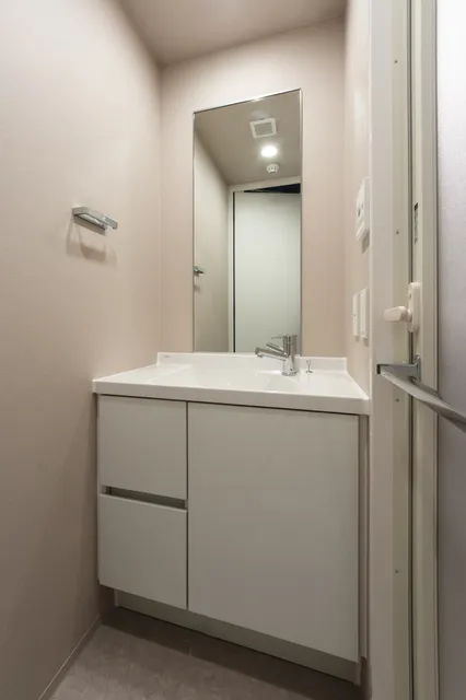 El Sereno Yokohama - Interior - ["Flooring", "Plumbing fixture", "Floor"]