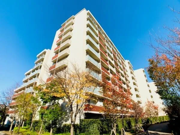 Brillia Ist Sangenjaya Ivy Terrace - Exterior - ["Building", "Plant", "Sky"]