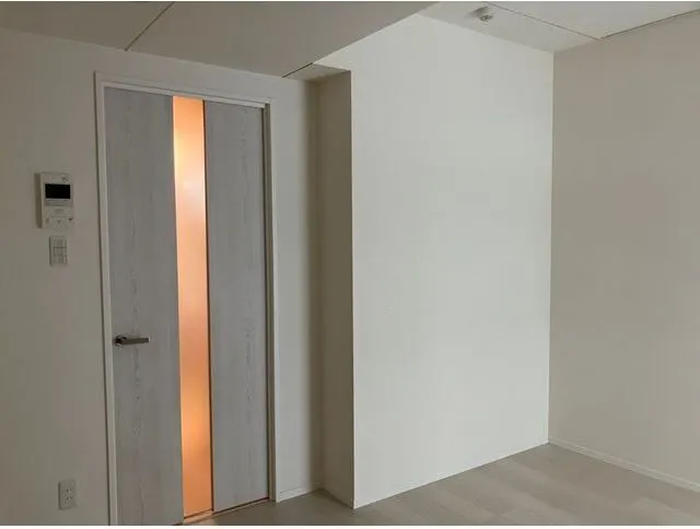Hiroshin Building - Interior - ["Wood", "Flooring", "Floor"]