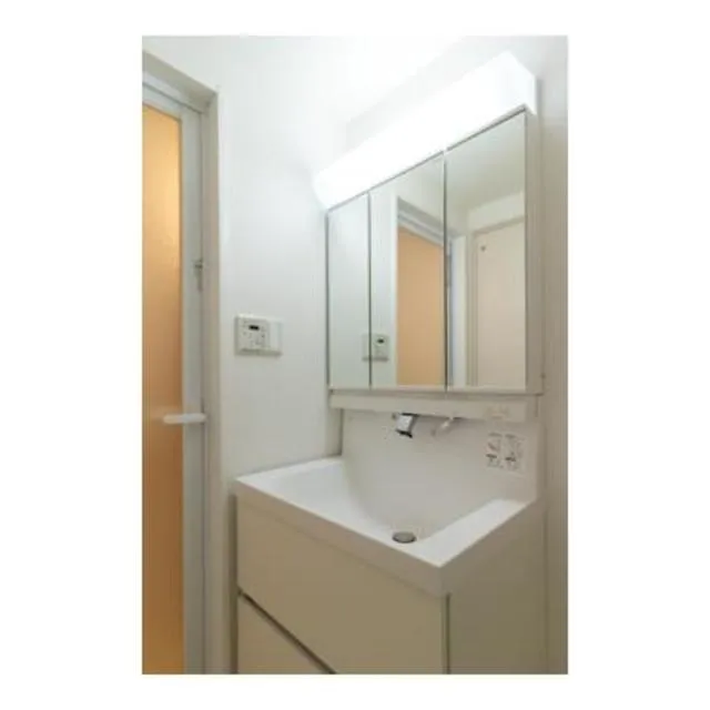 Camel Place - Interior - ["Property", "Room", "Bathroom"]