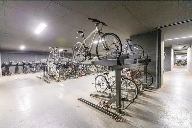 Shinonome Canal Court CODAN Building 16 - Other - ["Bicycle frame", "Bicycle", "Ceiling"]