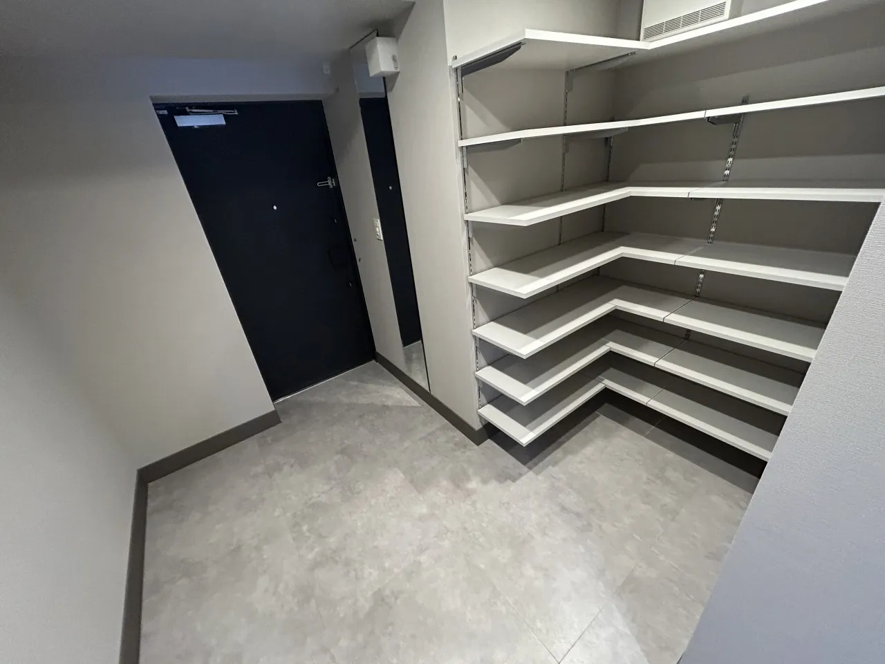 Blanciesta Asakusa Kuramae - Interior - ["Flooring", "Floor", "Composite material"]
