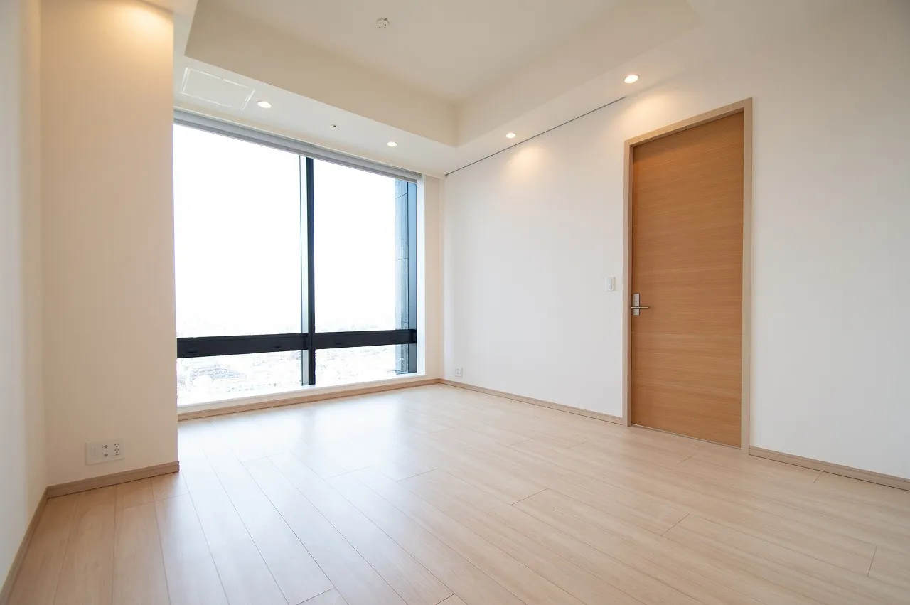 La Tour Shinjuku Grand - Interior - ["Building", "Fixture", "Shade"]