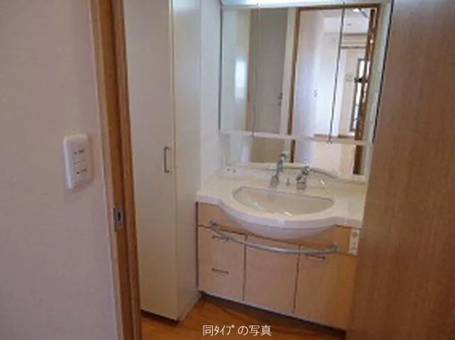 House Tao Li - Interior - ["Flooring", "Floor", "Plumbing fixture"]