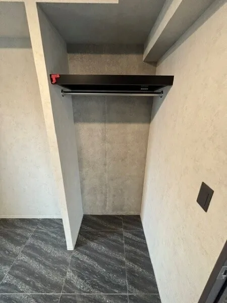 EXAM AKASAKA - Interior - ["Composite material", "Silver", "Building material"]